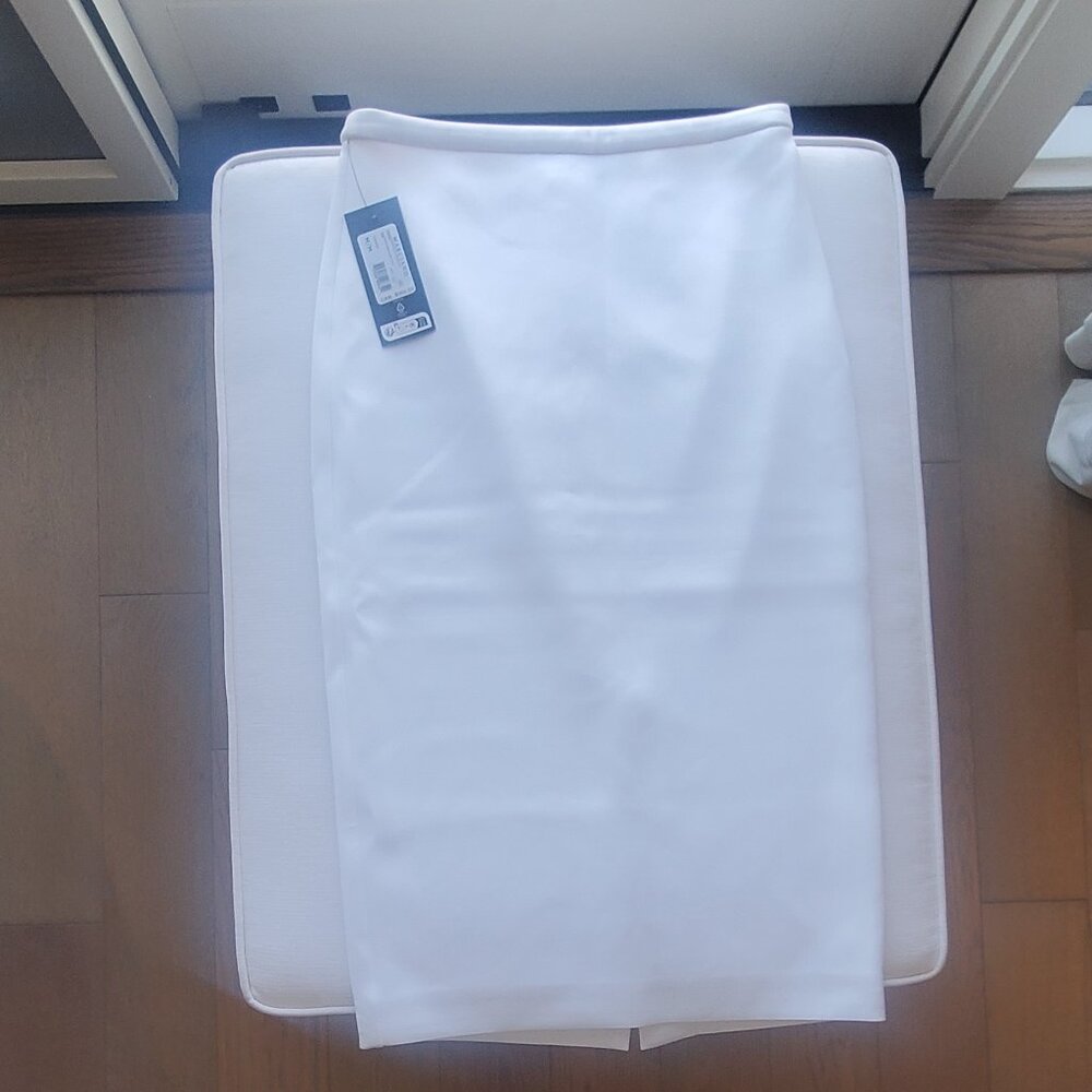 White Pencil Skirt Marciano Size Medium NWT - Picture 5 of 7